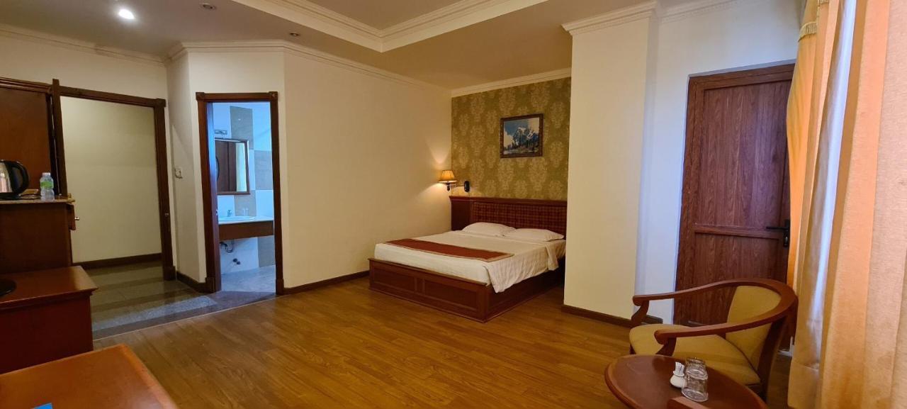 Hoang Yen Hotel Thuan An Экстерьер фото