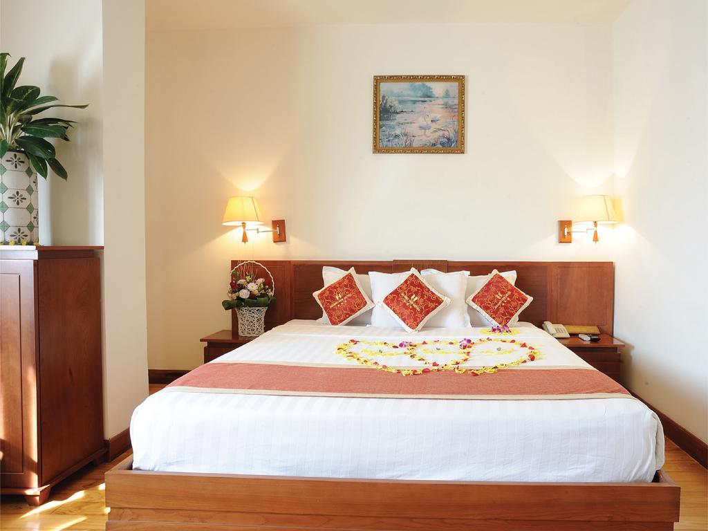 Hoang Yen Hotel Thuan An Экстерьер фото