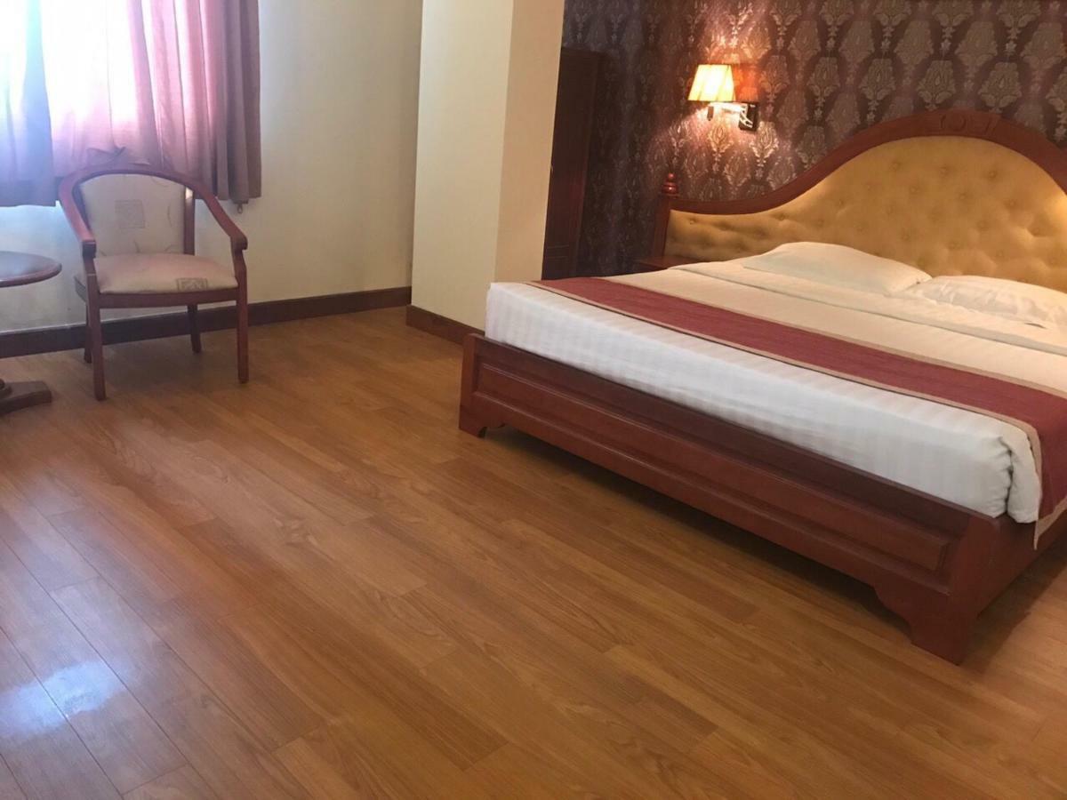 Hoang Yen Hotel Thuan An Экстерьер фото